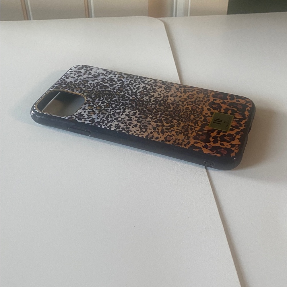 iPhone 11 Pro Max. Animal print phone case bundle - Picture 9 of 12